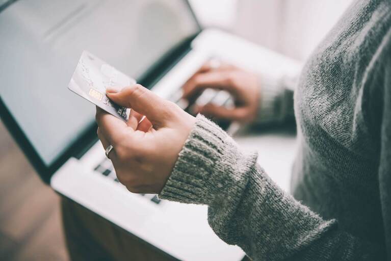Pagamento recorrente e parcelamento online